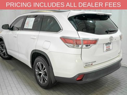 Used 2016 Toyota Highlander XLE FWD image 3