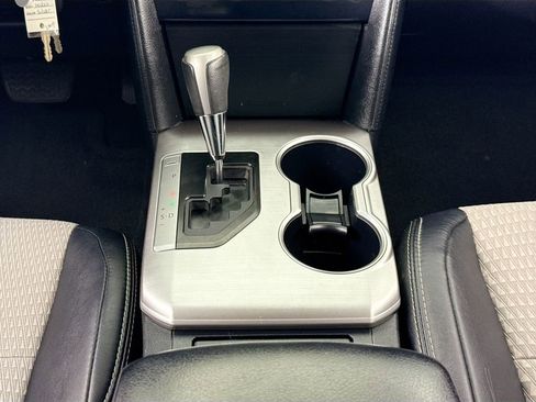 Used 2013 Toyota Camry image 12
