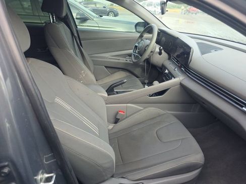 Used 2024 Hyundai Elantra SEL FWD image 16