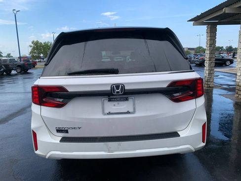 Used 2025 Honda Odyssey EX-L image 4