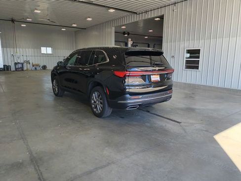 Used 2025 Buick Enclave Preferred AWD/4WD image 5