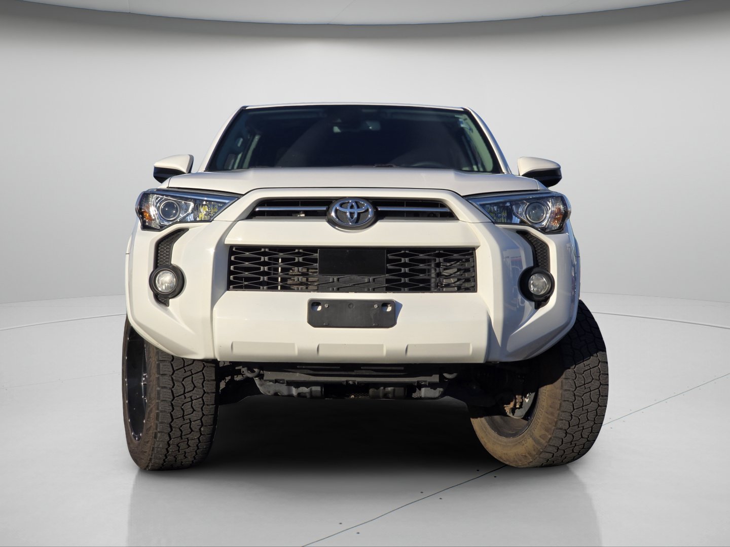 Used 2020 Toyota 4Runner SR5 AWD/4WD image 35