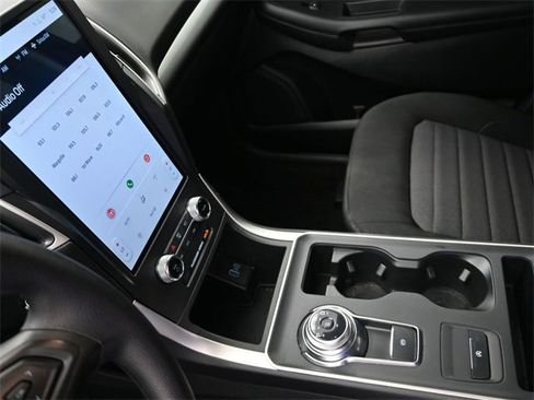 Used 2024 Ford Edge SE image 22