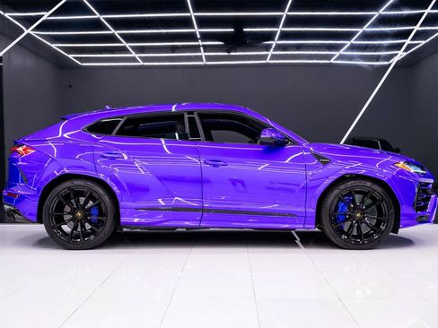 Used 2022 Lamborghini Urus AWD/4WD image 10