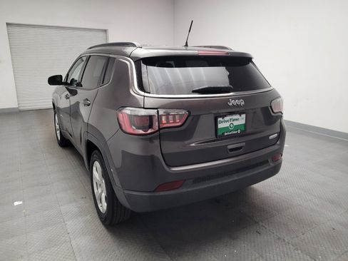Used 2018 Jeep Compass Latitude FWD image 6