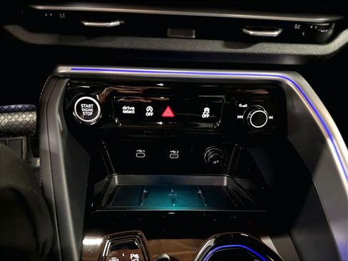 Certified 2025 Audi Q5 Premium AWD/4WD image 33