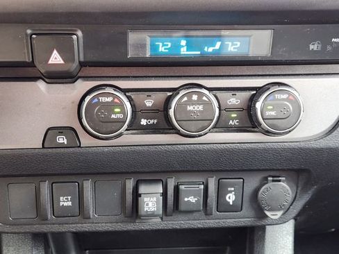 Used 2023 Toyota Tacoma TRD Off-Road image 14