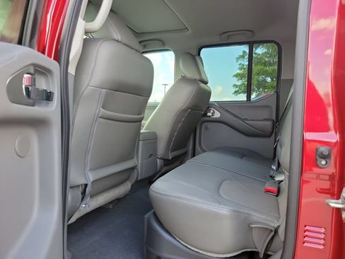 Used 2019 Nissan Frontier SL RWD image 11