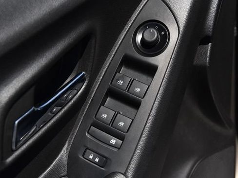 Used 2022 Chevrolet Trax LT w/ Sport Edition AWD/4WD image 8
