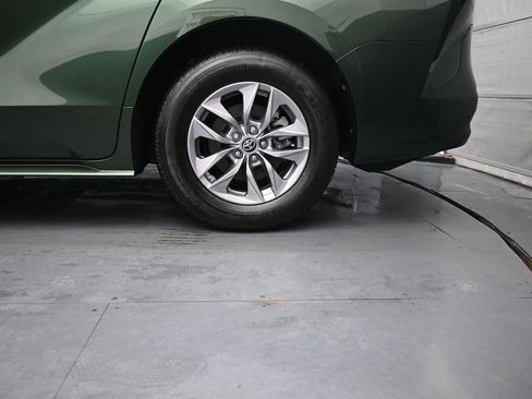 Used 2023 Toyota Sienna XLE image 14