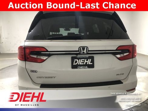 Used 2023 Honda Odyssey Elite image 6
