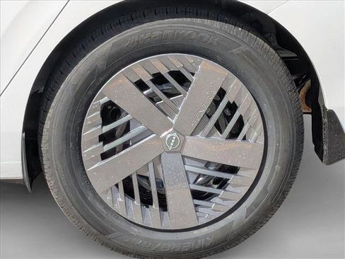 New 2026 Nissan Sentra SV image 10