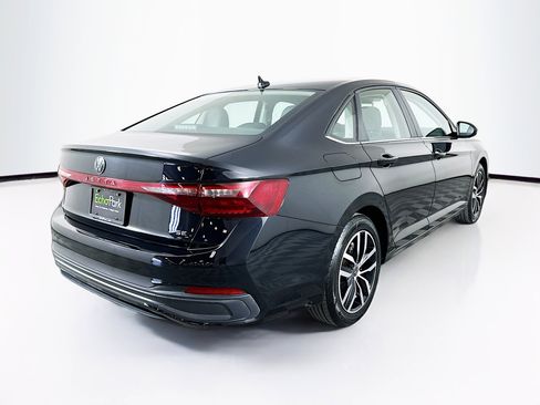 Used 2025 Volkswagen Jetta SE image 9