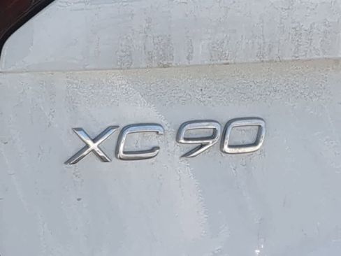 Used 2025 Volvo XC90 T8 Ultra w/ Protection Package Premier image 13