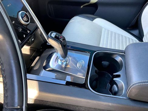 Used 2020 Land Rover Discovery Sport SE R-Dynamic image 10