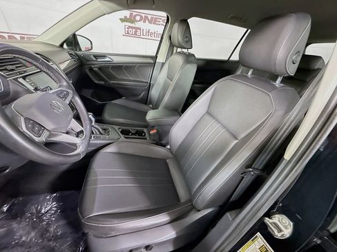 Used 2023 Volkswagen Tiguan SE image 24