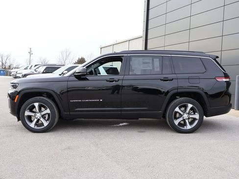 New 2026 Jeep Grand Cherokee L Limited image 2