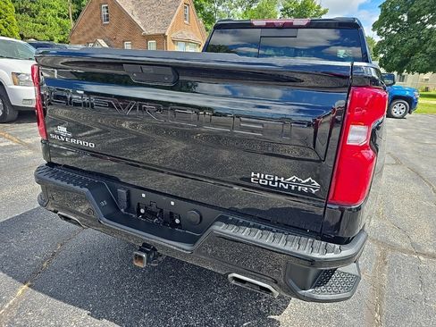 Used 2021 Chevrolet Silverado 1500 High Country w/ Technology Package image 33