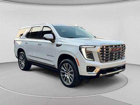 Used 2026 GMC Yukon Denali w/ Denali Reserve Package AWD/4WD image 7