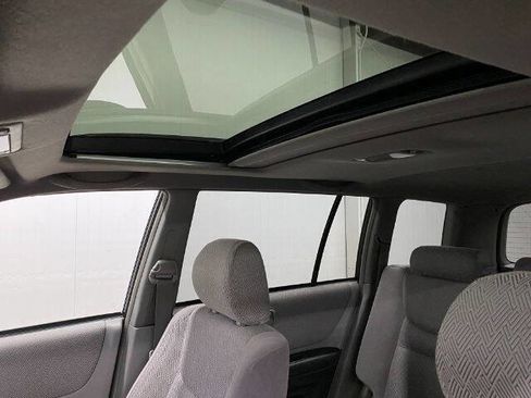 Used 2002 Toyota Highlander Limited image 12