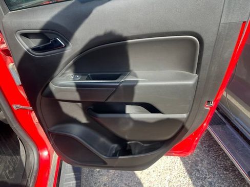 Used 2018 Chevrolet Colorado LT AWD/4WD image 12