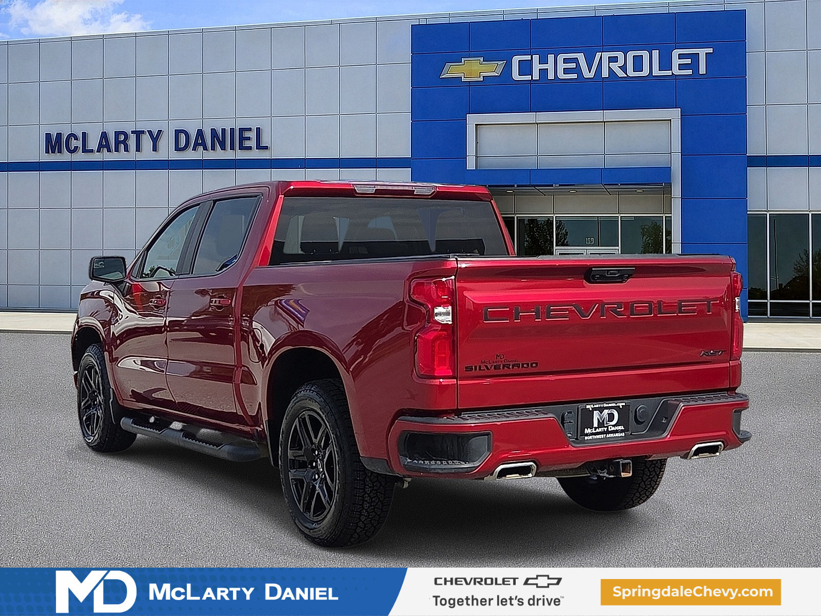 Certified 2024 Chevrolet Silverado 1500 RST w/ Z71 Off-Road Package AWD/4WD image 4