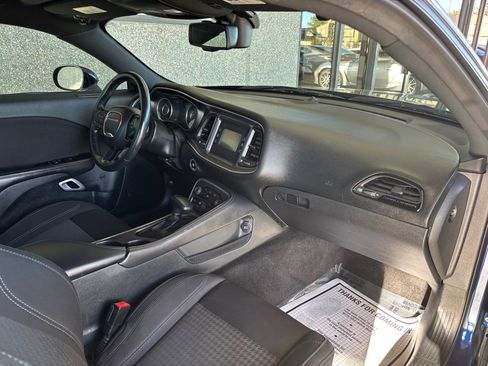 Used 2015 Dodge Challenger SXT image 20