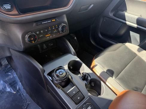 Used 2024 Ford Bronco Sport Outer Banks w/ Tech Package AWD/4WD image 13