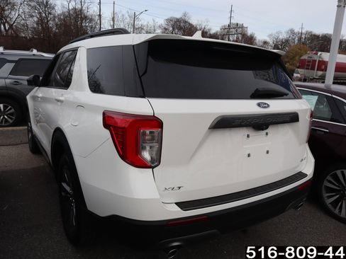 Used 2022 Ford Explorer XLT w/ Equipment Group 202A image 4