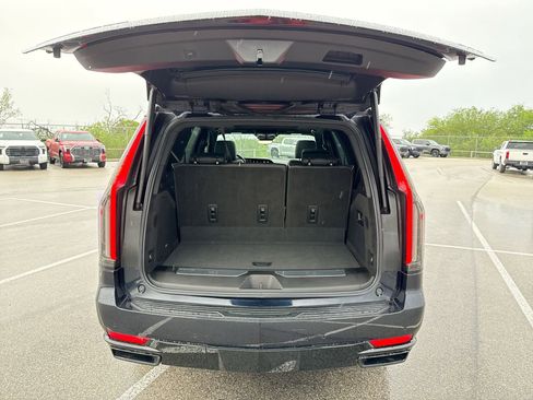 Used 2023 Cadillac Escalade Sport w/ LPO, Floor Liner Package AWD/4WD image 20