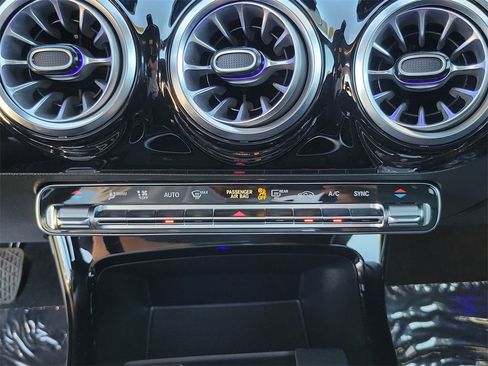 Used 2023 Mercedes-Benz CLA 250 w/ Premium Package image 15