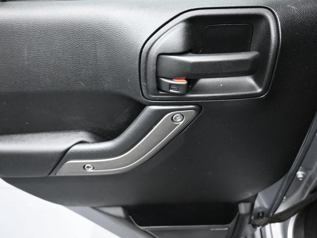 Used 2016 Jeep Wrangler Unlimited Sport AWD/4WD image 23