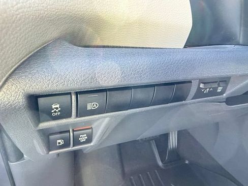 Used 2021 Toyota Sienna XLE FWD image 15