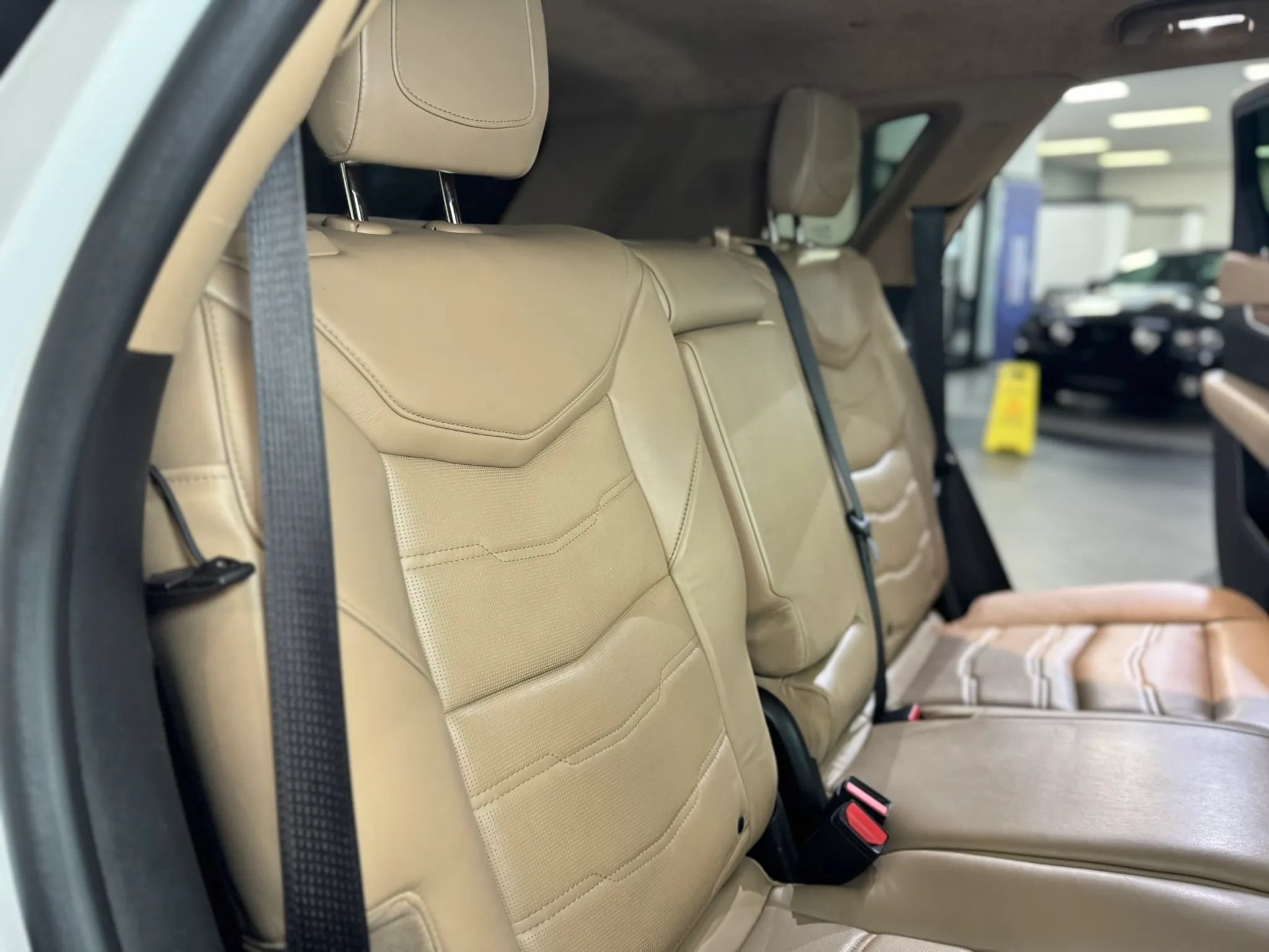 Used 2017 Cadillac XT5 Platinum AWD/4WD image 16