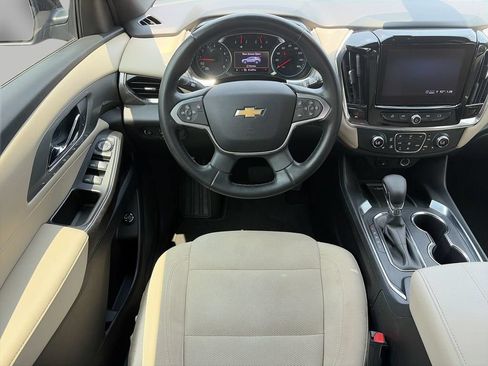 Used 2023 Chevrolet Traverse LT FWD image 11