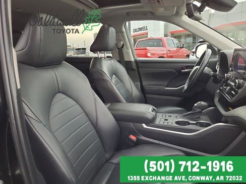 Used 2023 Toyota Highlander XLE image 55