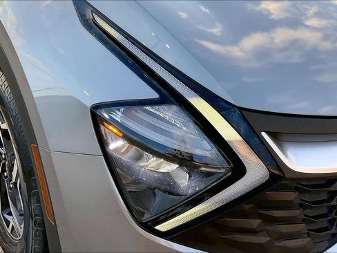 Used 2023 Kia Sportage LX image 30