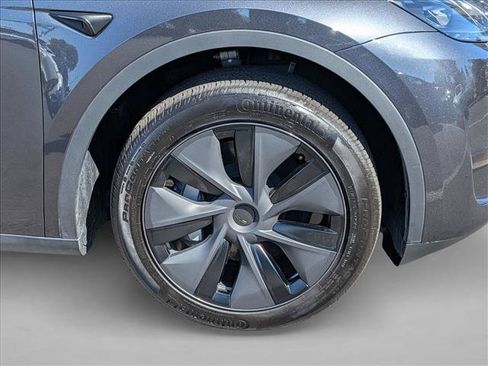 Used 2025 Tesla Model Y Long Range RWD image 25