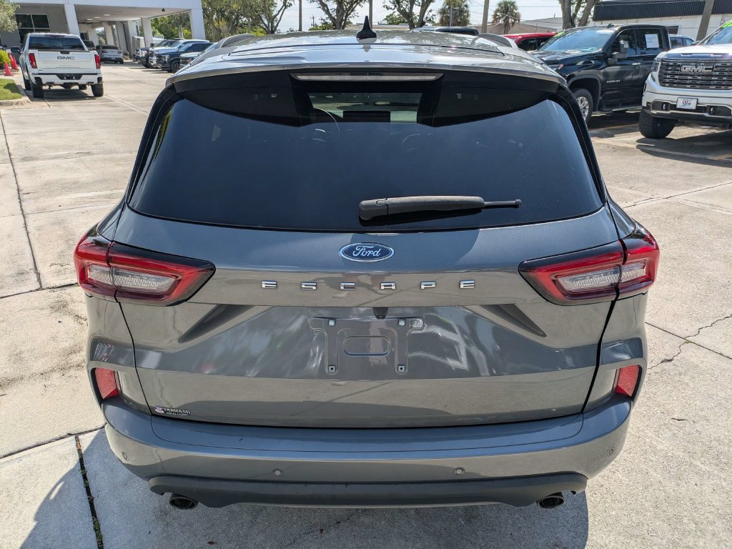 Used 2023 Ford Escape ST-Line w/ Tech Pack #1 FWD image 4