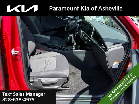 New 2026 Kia Niro LX FWD image 16