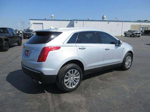 Used 2017 Cadillac XT5 Luxury w/ Driver Awareness Package AWD/4WD image 4