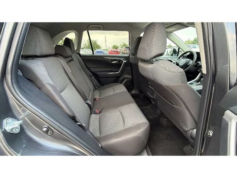 Used 2025 Toyota RAV4 XLE AWD/4WD image 38