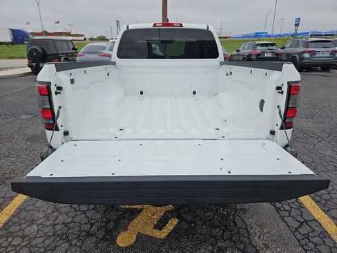 Used 2022 Nissan Frontier S RWD image 14