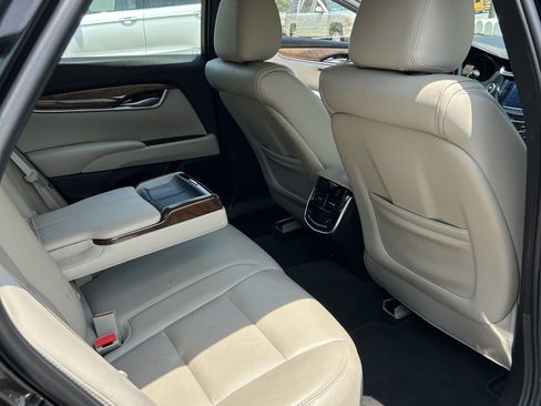 Used 2019 Cadillac XTS Luxury FWD image 17