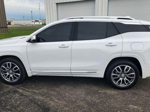 Used 2024 GMC Terrain Denali w/ Denali Premium Package AWD/4WD image 7