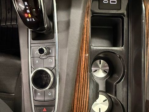 Used 2023 Cadillac Escalade Premium Luxury image 42