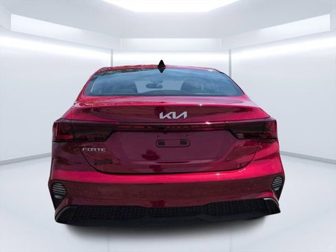 Used 2024 Kia Forte LXS FWD image 4