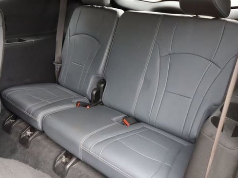 Used 2021 Buick Enclave Essence FWD image 6