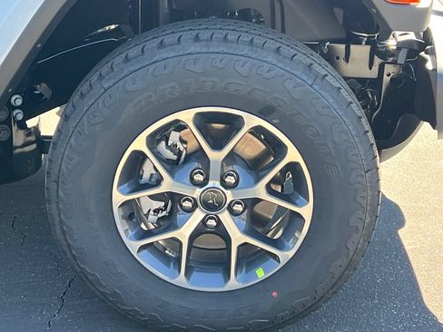 New 2026 Jeep Gladiator Sport AWD/4WD image 11