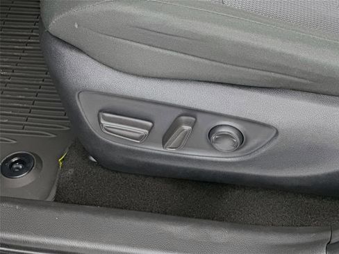 Used 2025 Toyota RAV4 XLE image 20